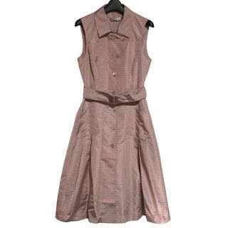 プラダ ワンピースの通販 700点以上 | PRADAのレディースを買うならラクマ