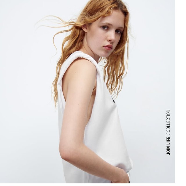 ZARA(ザラ)のZARAショルダーバッドTシャツ新品‼️未使用‼️ レディースのトップス(Tシャツ(半袖/袖なし))の商品写真