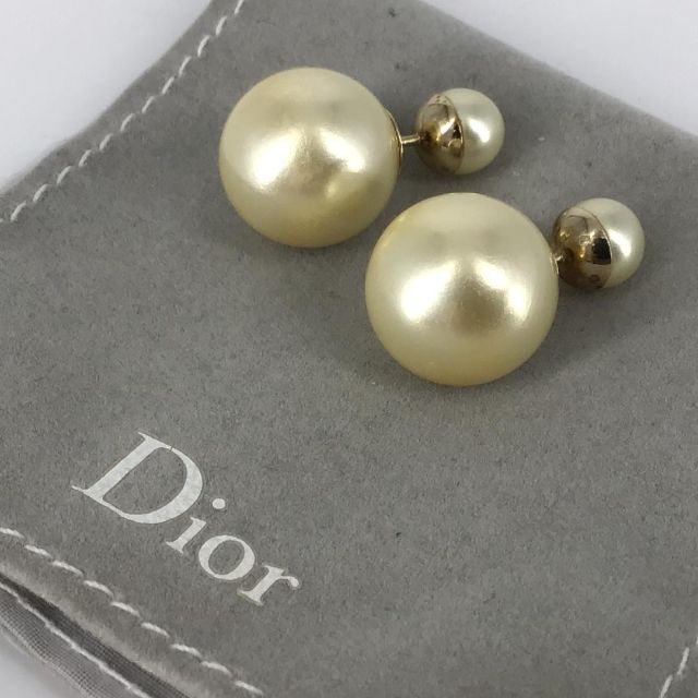 最大79%OFFクーポン Dior Tribalsサークルロゴピアスパールクリスタル