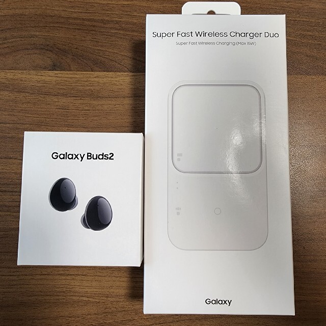 新品未開封】GalaxyBuds2とwireless charger duo - ヘッドフォン