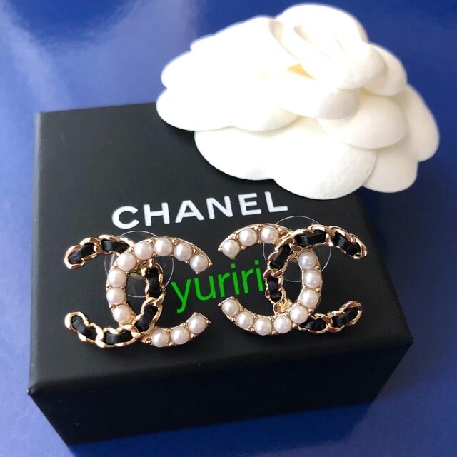 都内で CHANEL シャネル最終お値下げチェーン&パール付きCCマーク