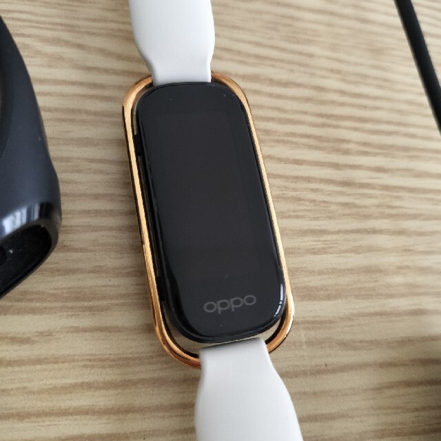 OPPO(オッポ)の【本日限定価格】OPPO BAND STYLE バニラ フィットネストラッカー スマホ/家電/カメラのスマートフォン/携帯電話(その他)の商品写真