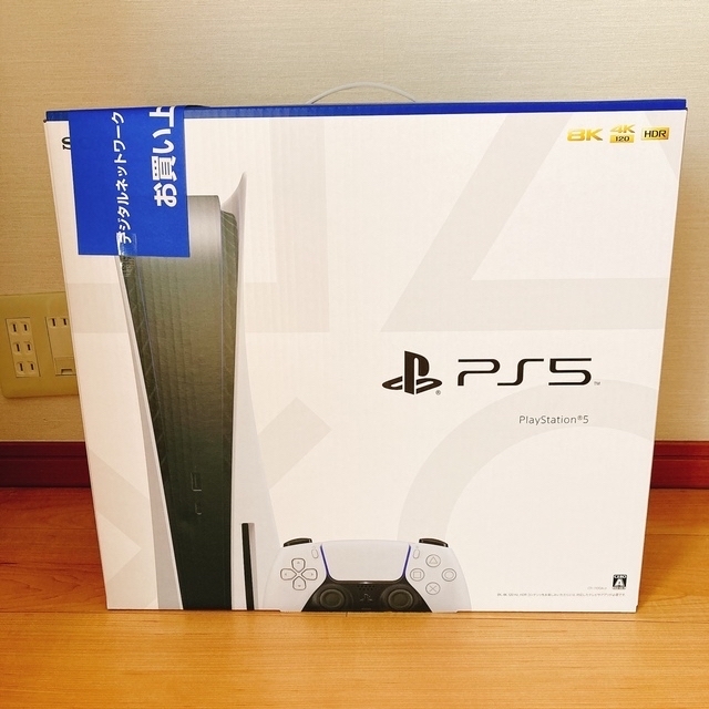 PlayStation(プレイステーション)のPlayStation5 本体　新品 エンタメ/ホビーのゲームソフト/ゲーム機本体(家庭用ゲーム機本体)の商品写真