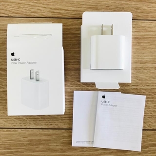 アップル(Apple)のApple 20W USB-C電源アダプタ MHJA3AM/A(バッテリー/充電器)