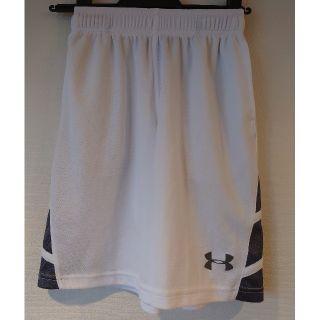 アンダーアーマー(UNDER ARMOUR)の《専用》UNDER ARMOUR　キッズショートパンツ【130】(パンツ/スパッツ)