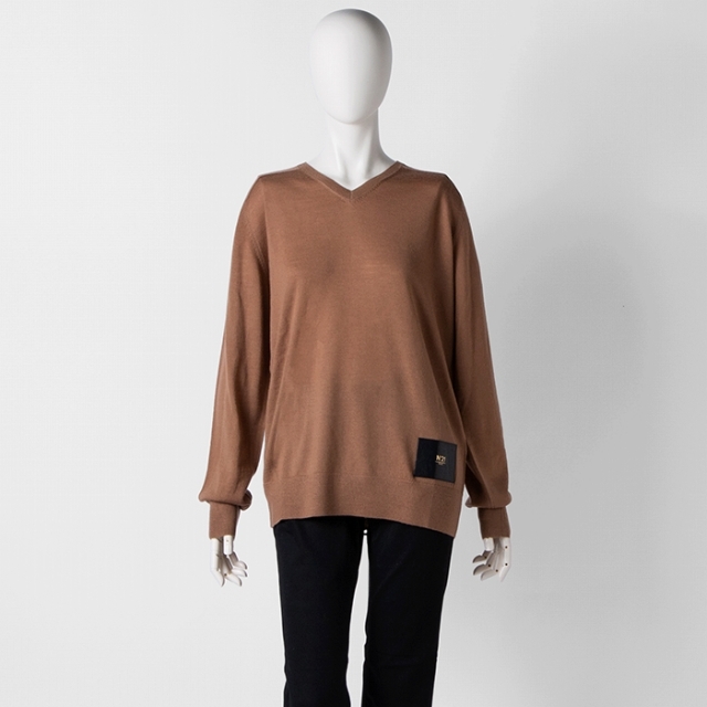 N°21 ウール セーター ロゴラベル Vネック101cm表記サイズ