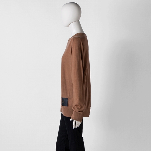 N°21 ウール セーター ロゴラベル Vネック101cm表記サイズ