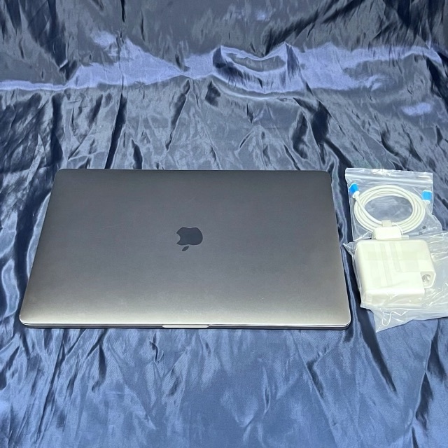 Macbook Pro 15 2019 i9 / 16GBメモリ / 512G