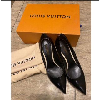 ルイヴィトン(LOUIS VUITTON)の【最終価格！美品】ルイヴィトン　定番黒パンプス　ヒール　ピンヒール　黒　エナメル(ハイヒール/パンプス)