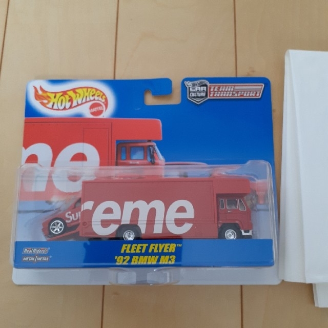 Supreme(シュプリーム)のSupreme　HOT WHEELS FLEET FLYER 92 BMW エンタメ/ホビーのおもちゃ/ぬいぐるみ(ミニカー)の商品写真