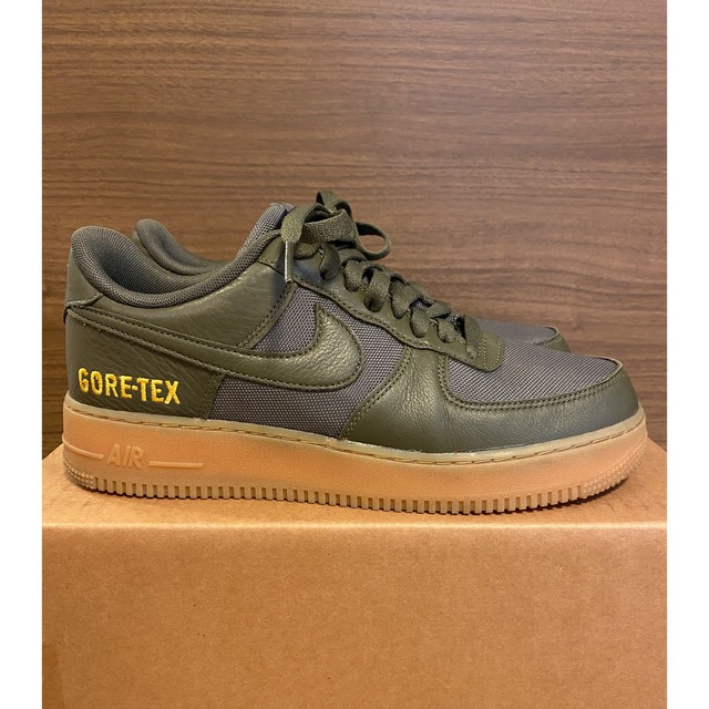 NIKE(ナイキ)の【完売品】NIKE AIR FORCE 1 GORE-TEX／OLIVE メンズの靴/シューズ(スニーカー)の商品写真