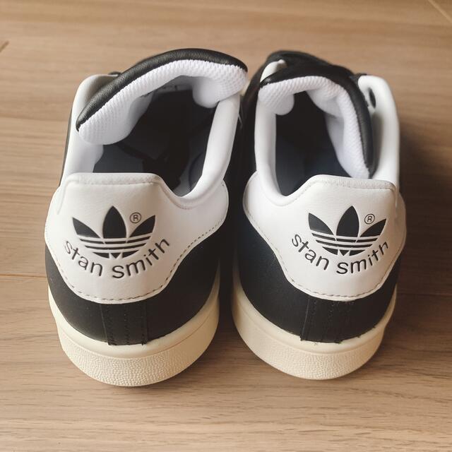 adidas(アディダス)の【新品未使用】adidas Stan Smith W ブラック 22.5cm レディースの靴/シューズ(スニーカー)の商品写真