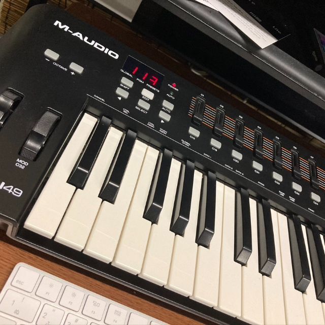 OXYGEN   M AUDIO OXYGEN 鍵MIDIキーボードの通販 by たけな's