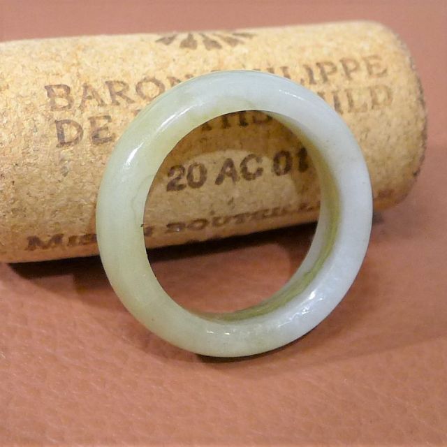J879　ヒスイ　翡翠　リング　指輪　22号　ミャンマー　ジェイド　B級 レディースのアクセサリー(リング(指輪))の商品写真