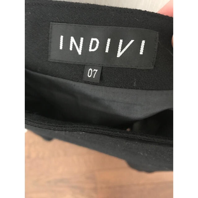INDIVI(インディヴィ)のINDIVI フレアスカート　黒 レディースのスカート(ひざ丈スカート)の商品写真