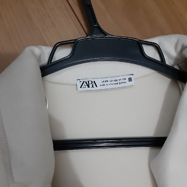 ZARA(ザラ)のZARA　ザラ　スエード調　スエード　コート　アイボリー　バイカラー レディースのジャケット/アウター(ロングコート)の商品写真