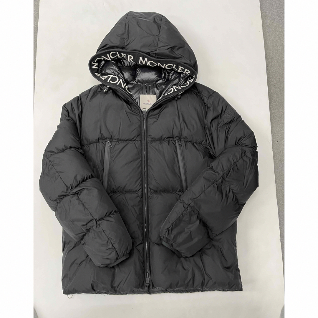 MONCLER(モンクレール)の超美品 モンクレール モンクラー MONTCLA ダウン サイズ3 メンズのジャケット/アウター(ダウンジャケット)の商品写真