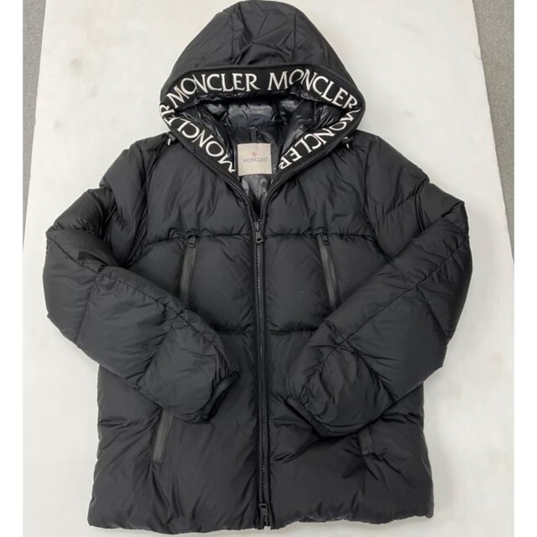 MONCLER(モンクレール)の超美品 モンクレール モンクラー MONTCLA ダウン サイズ3 メンズのジャケット/アウター(ダウンジャケット)の商品写真