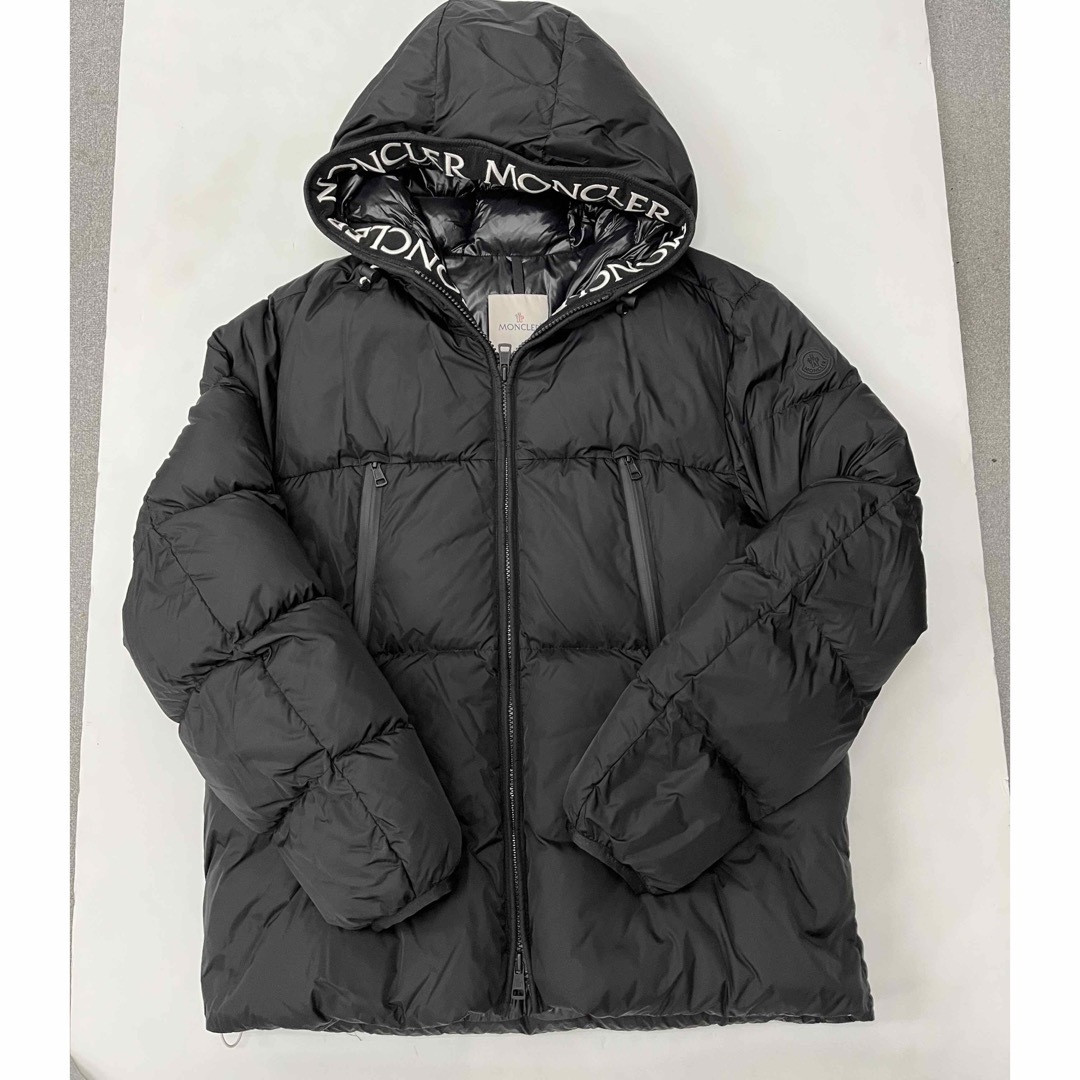 MONCLER(モンクレール)の超美品 モンクレール モンクラー MONTCLA ダウン サイズ3 メンズのジャケット/アウター(ダウンジャケット)の商品写真