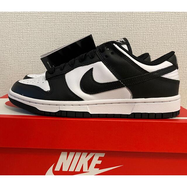 NIKE(ナイキ)のNike WMNS Dunk Low "White/Black" w24.5cm レディースの靴/シューズ(スニーカー)の商品写真