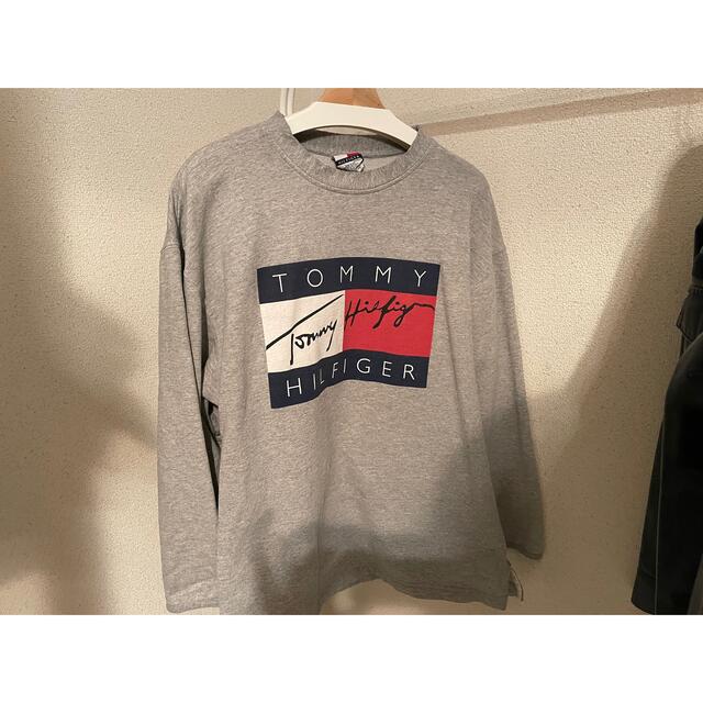 TOMMY HILFIGER ビッグロゴ　トレーナー | フリマアプリ ラクマ