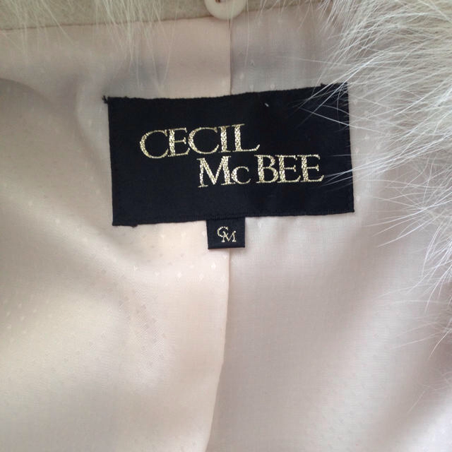 CECIL McBEE(セシルマクビー)のセシル ファー付きコート レディースのジャケット/アウター(トレンチコート)の商品写真