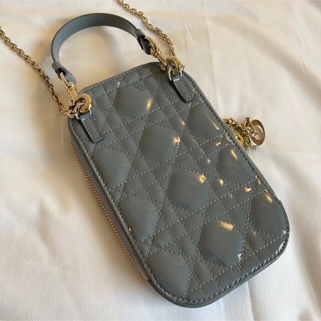 Christian Dior(クリスチャンディオール)のLADY DIOR ディオール フォンホルダー スマホ/家電/カメラのスマホアクセサリー(iPhoneケース)の商品写真