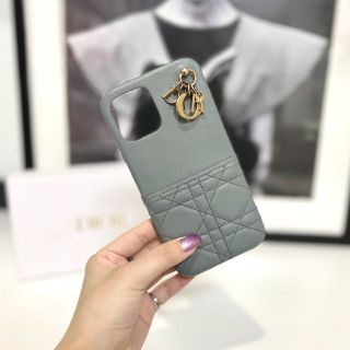 かんたんラ Christian iPhoneケース レディディールの通販 by