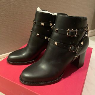 ヴァレンティノガラヴァーニ(valentino garavani)のVALENTINO ロックスタッズ　ショートブーツ(ブーツ)