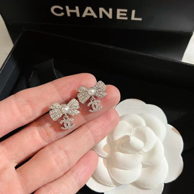 CHANEL リボンピアス