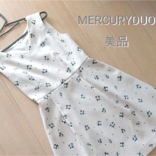 マーキュリーデュオ(MERCURYDUO)のMERCURYDUO　マーキュリーデュオ　花柄　ワンピース 花柄ワンピース(ひざ丈ワンピース)