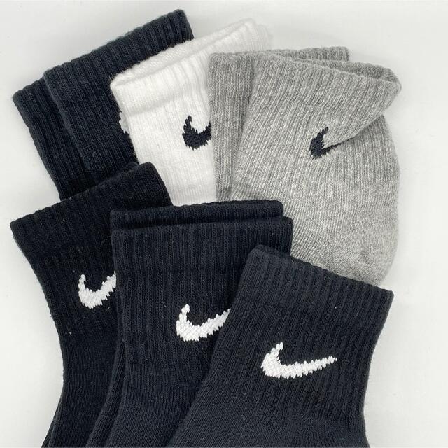 NIKE(ナイキ)のNIKEエブリデイクッションクォーターソックス6足セット メンズのレッグウェア(ソックス)の商品写真