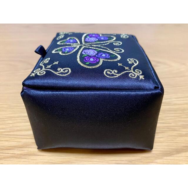 ANNA SUI(アナスイ)のアナスイ ジュエリーケース 刺繍 インテリア/住まい/日用品のインテリア小物(小物入れ)の商品写真