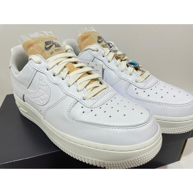 タグ付き NIKE エアフォース1 ロー ´07 LX ブリン 24cm-