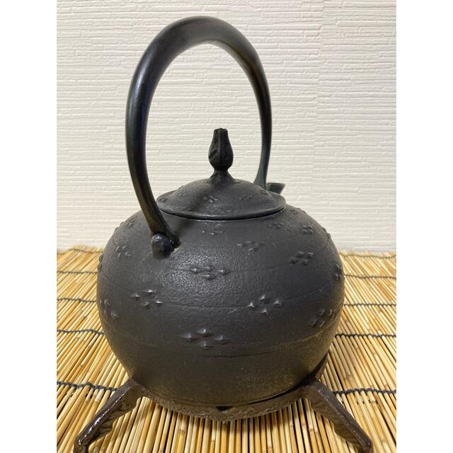 未使用品 工房和秋 金野和秋作 10型菱アラレ 南部鉄瓶 南部 未使用品 工房和秋 金野和秋作 10型菱アラレ 南部鉄瓶 南部