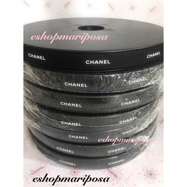 CHANEL(シャネル)のシャネルリボン🎀 白と黒 合計20メートル 2色 上質ラッピングリボン ブラック インテリア/住まい/日用品のオフィス用品(ラッピング/包装)の商品写真