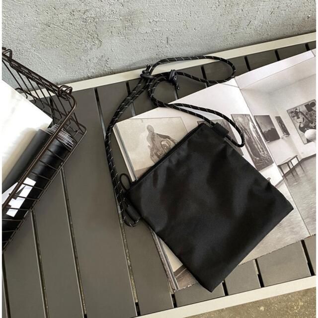 ワンポイントロゴサコッシュ ショルダーバッグ ユニセックス ネオンオレンジ 新品 メンズのバッグ(その他)の商品写真
