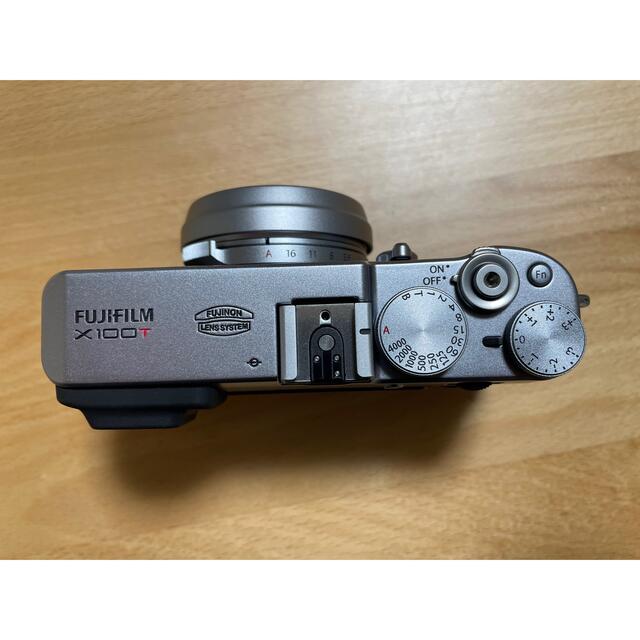 富士フイルム(フジフイルム)のFUJIFILM富士フイルムX100T silver ＋WCL-X100セット スマホ/家電/カメラのカメラ(コンパクトデジタルカメラ)の商品写真