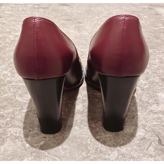 Christian Louboutin(クリスチャンルブタン)の［美品］Christian Louboutinパンプス レディースの靴/シューズ(ハイヒール/パンプス)の商品写真