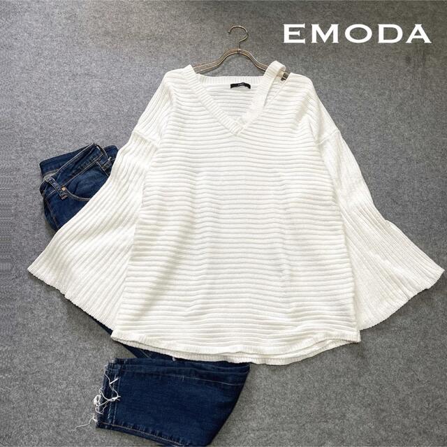 EMODA(エモダ)のEMODA モール Vネック ニット スリット トップス＊ムルーア ジーナシス レディースのトップス(ニット/セーター)の商品写真