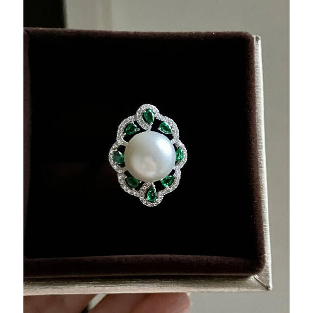 高級南洋白蝶真珠リング　エメラルドグリーン レディースのアクセサリー(リング(指輪))の商品写真