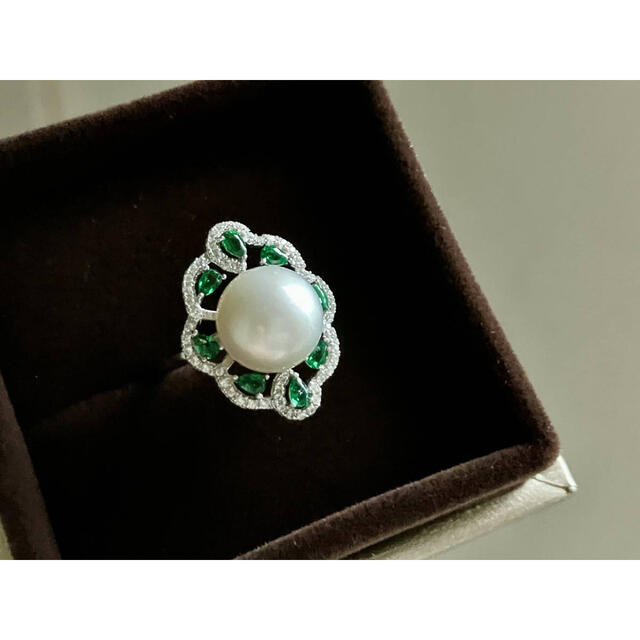 高級南洋白蝶真珠リング　エメラルドグリーン レディースのアクセサリー(リング(指輪))の商品写真