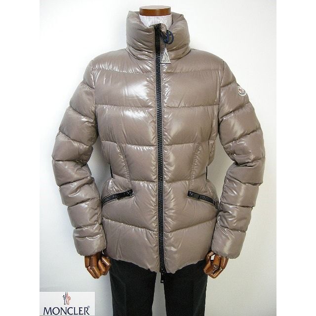 MONCLER(モンクレール)のサイズ4(L-XL相当)新品◆モンクレールDANAEダウンジャケット レディース レディースのジャケット/アウター(ダウンジャケット)の商品写真