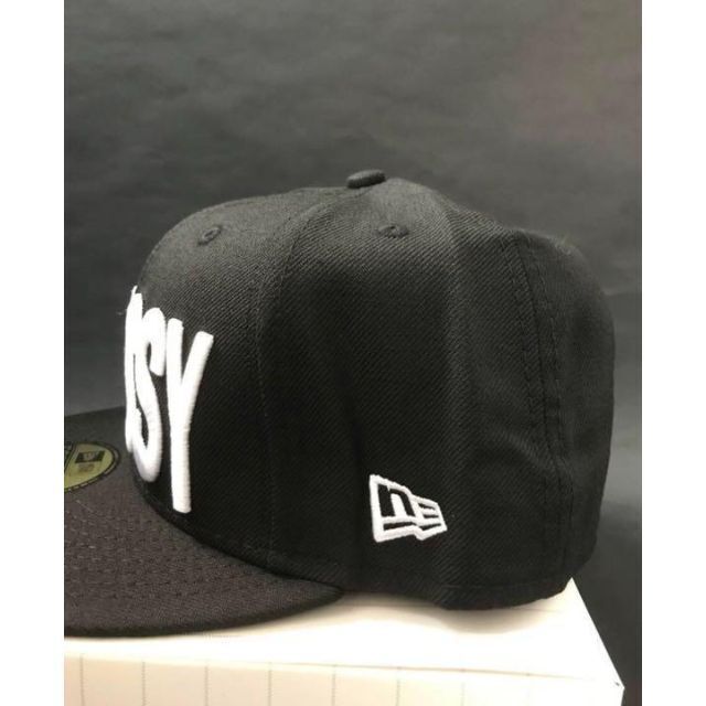 STUSSY(ステューシー)の赤 黒2つ NEWERA STUSSY 59FIFTY キャップ 帽子 レディースの帽子(キャップ)の商品写真