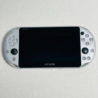 プレイステーションヴィータ(PlayStation Vita)の匿名配送 PSVITA シルバー PCH-2000 ZA25(携帯用ゲーム機本体)