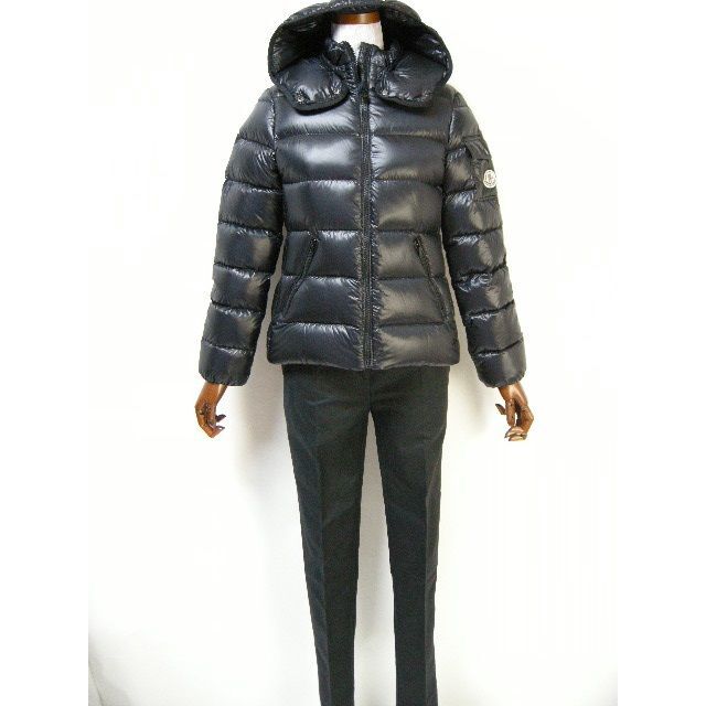 MONCLER(モンクレール)のキッズ12A(大人女性00-0相当)新品◆モンクレールBERREダウンジャケット キッズ/ベビー/マタニティのキッズ服女の子用(90cm~)(ジャケット/上着)の商品写真