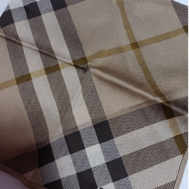 BURBERRY(バーバリー)の値下げ📌バーバリー☆大判ハンカチ レディースのファッション小物(ハンカチ)の商品写真