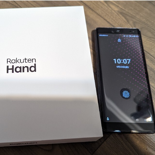 Rakuten(ラクテン)のRakuten Hand ブラック 楽天ハンド フィルムケース付き スマホ/家電/カメラのスマートフォン/携帯電話(スマートフォン本体)の商品写真