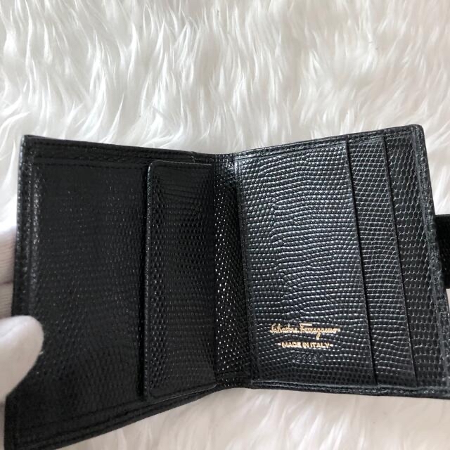 Salvatore Ferragamo(サルヴァトーレフェラガモ)のフェラガモ　二つ折り財布☆美品☆ レディースのファッション小物(財布)の商品写真