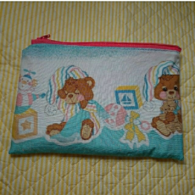 大セール中☆シャカシャカビニールポーチ ハンドメイドのファッション小物(ポーチ)の商品写真